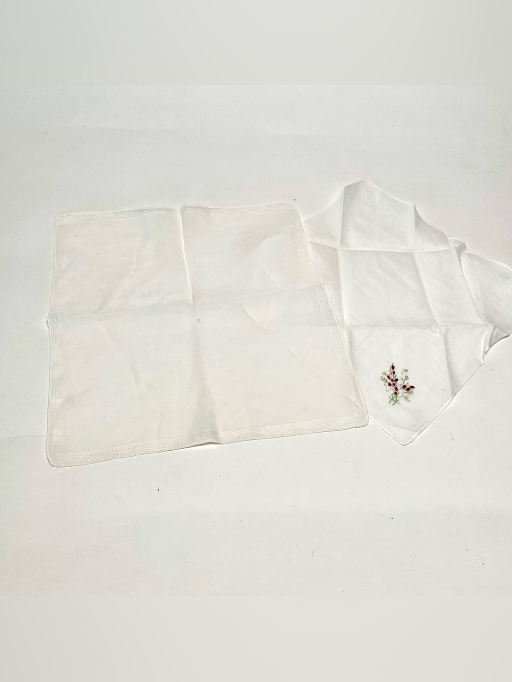 Lot of 10 Vintage Floral Handkerchiefs Hankies Rose Tulip Iris Lace Embroidered - Picture 12 of 13